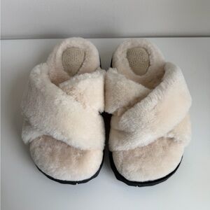 NWT Off-White Plush Crossover Slide Slippers - Cream